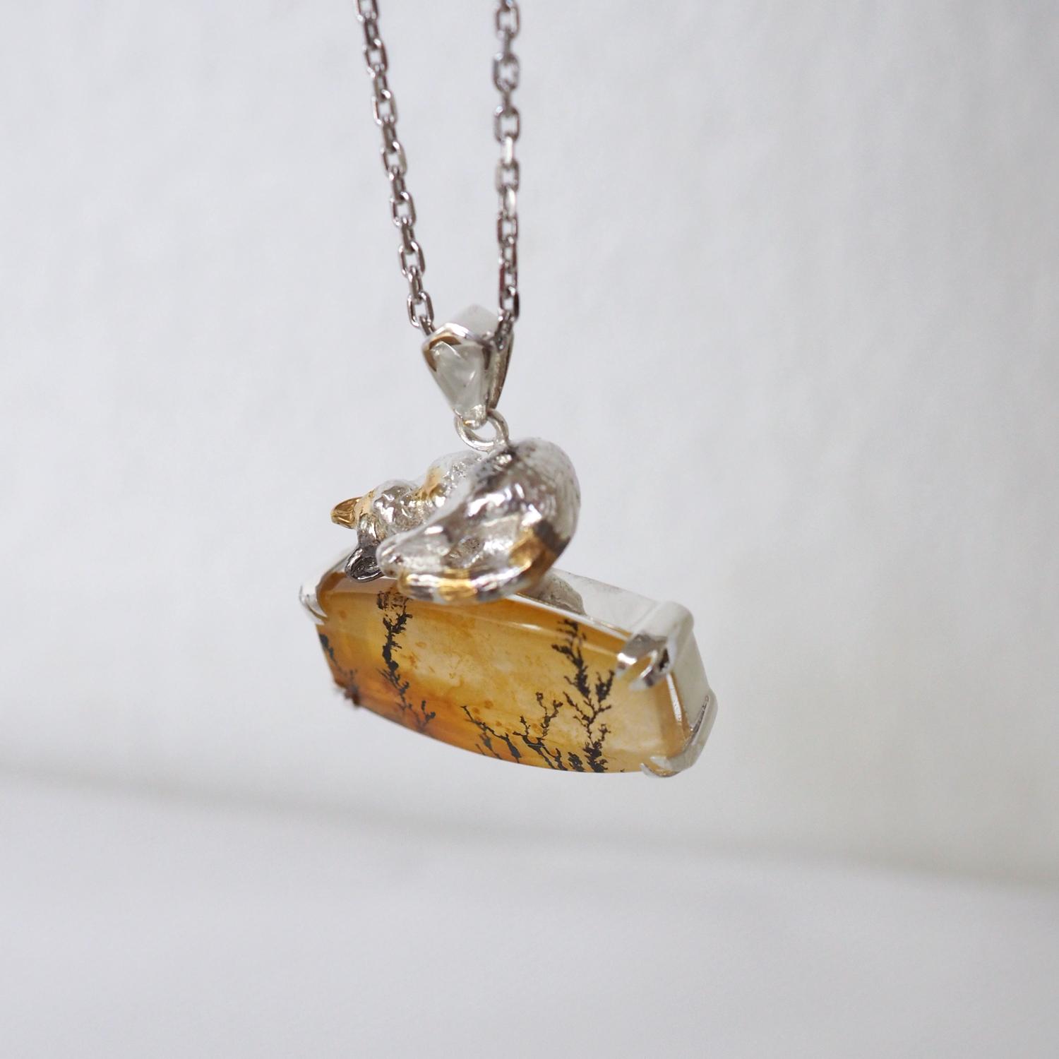 デンドリティッククォーツと眠り三毛猫のペンダント | 5枚目