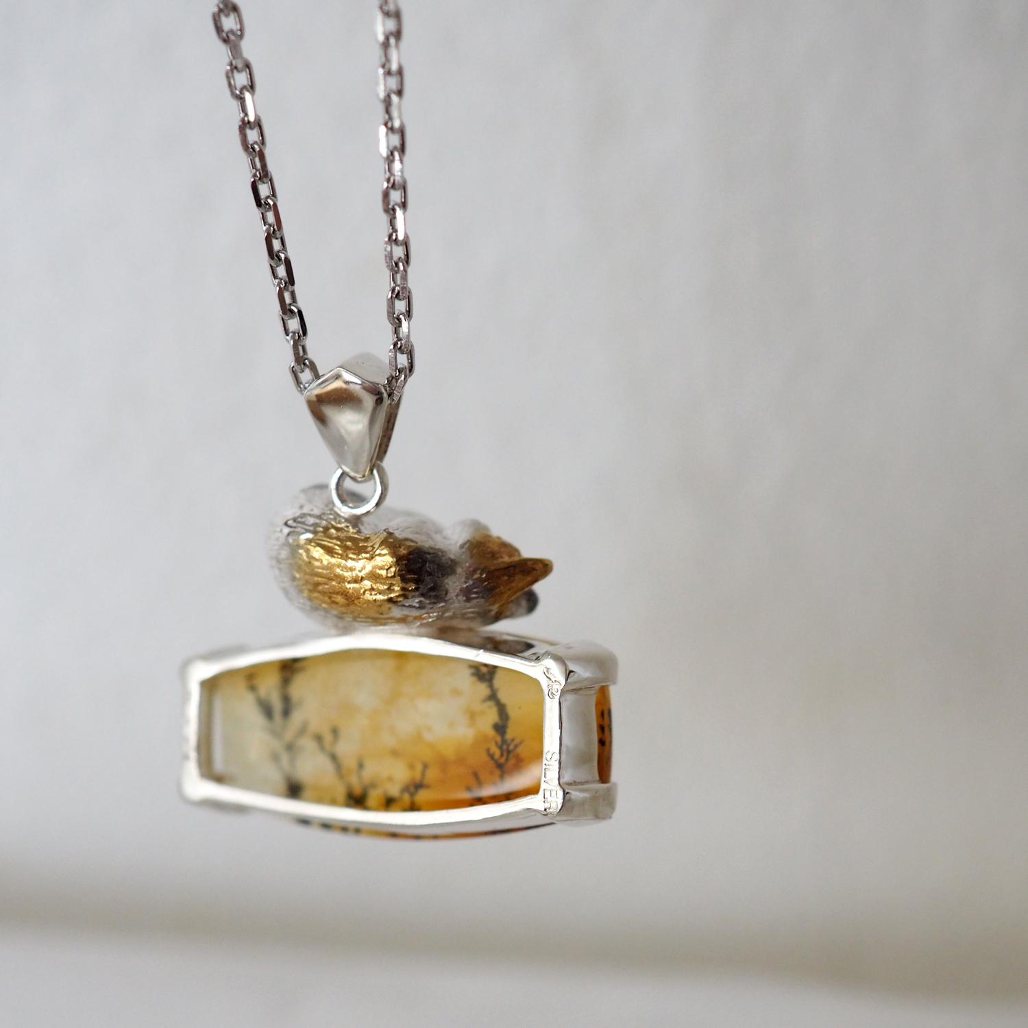 デンドリティッククォーツと眠り三毛猫のペンダント | 6枚目