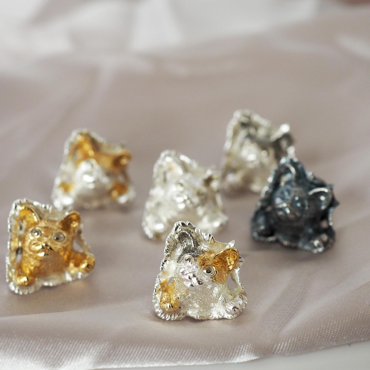 いたずら猫の飛び出すピンブローチ1枚目の画像