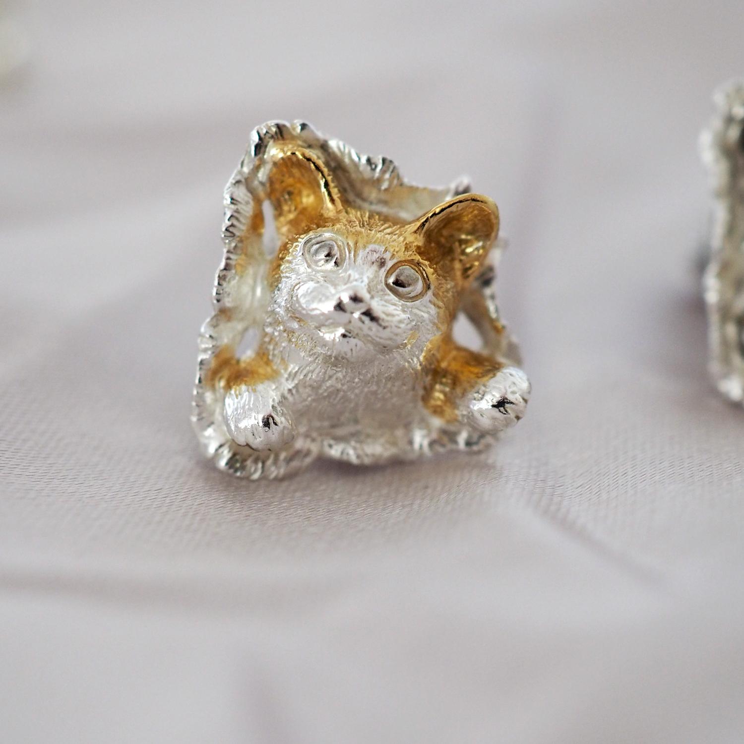 いたずら猫の飛び出すピンブローチ | 2枚目