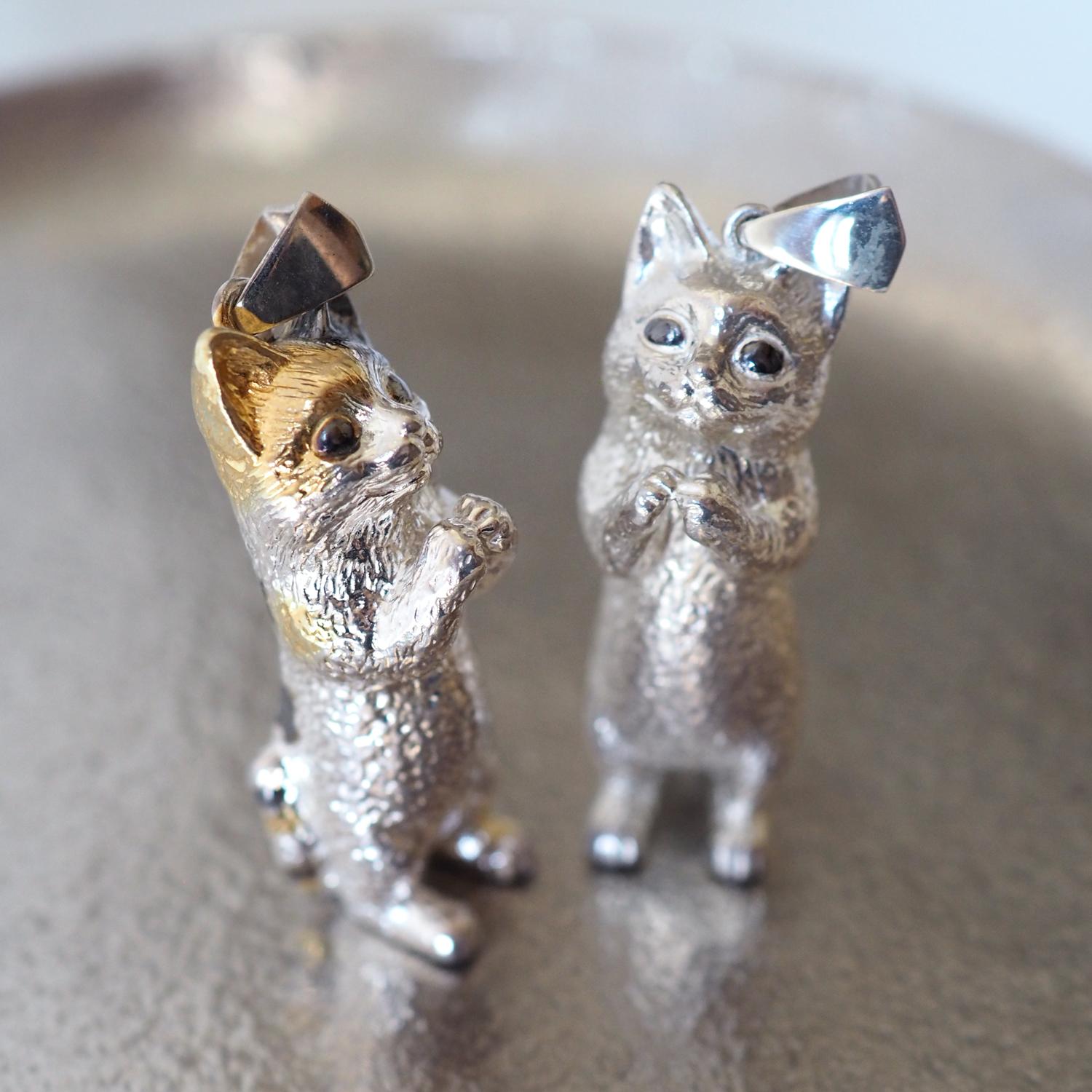 お願いBig猫Silverペンダントトップ1枚目の画像