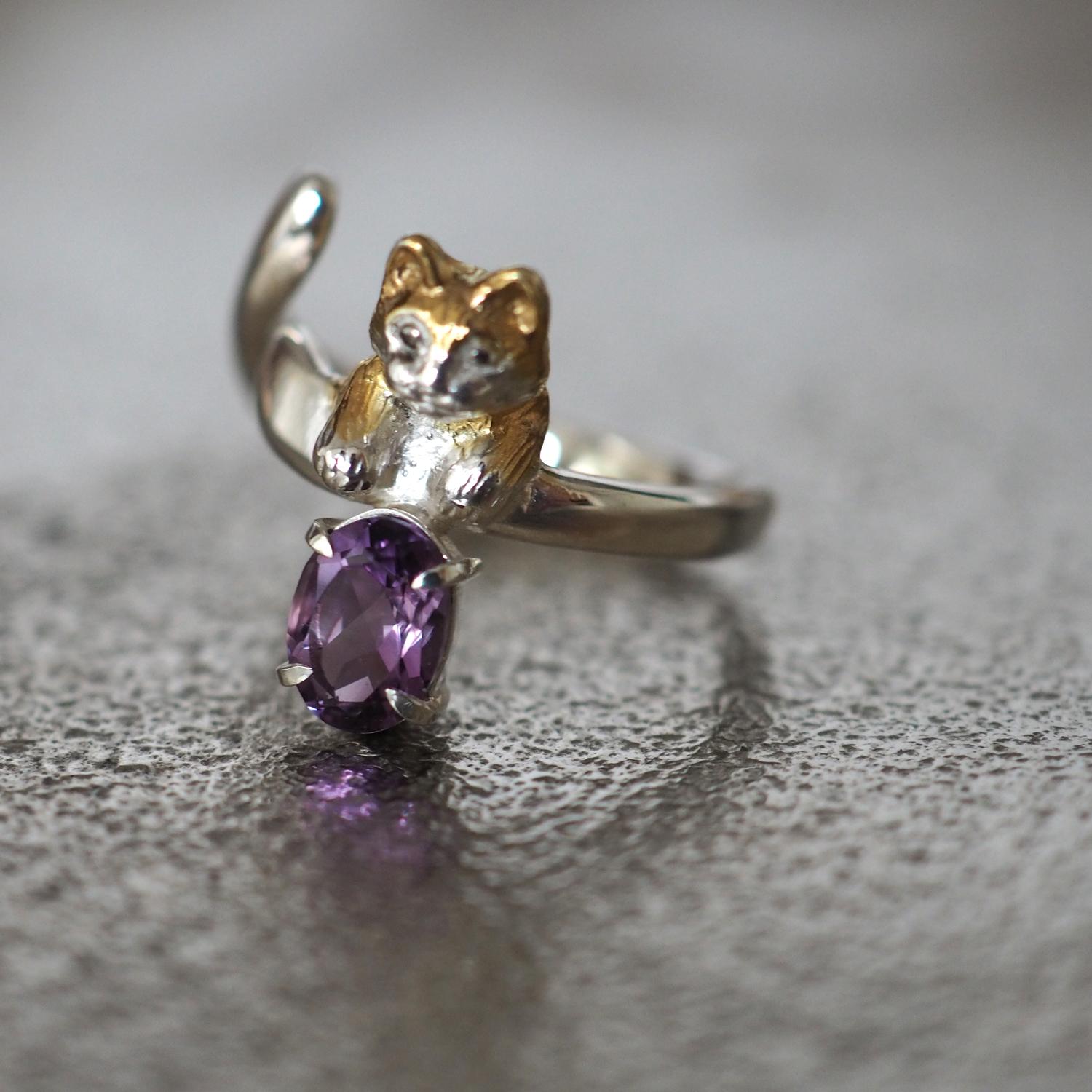 寄り添う茶白猫とアメシストのシルバーリング | 5枚目
