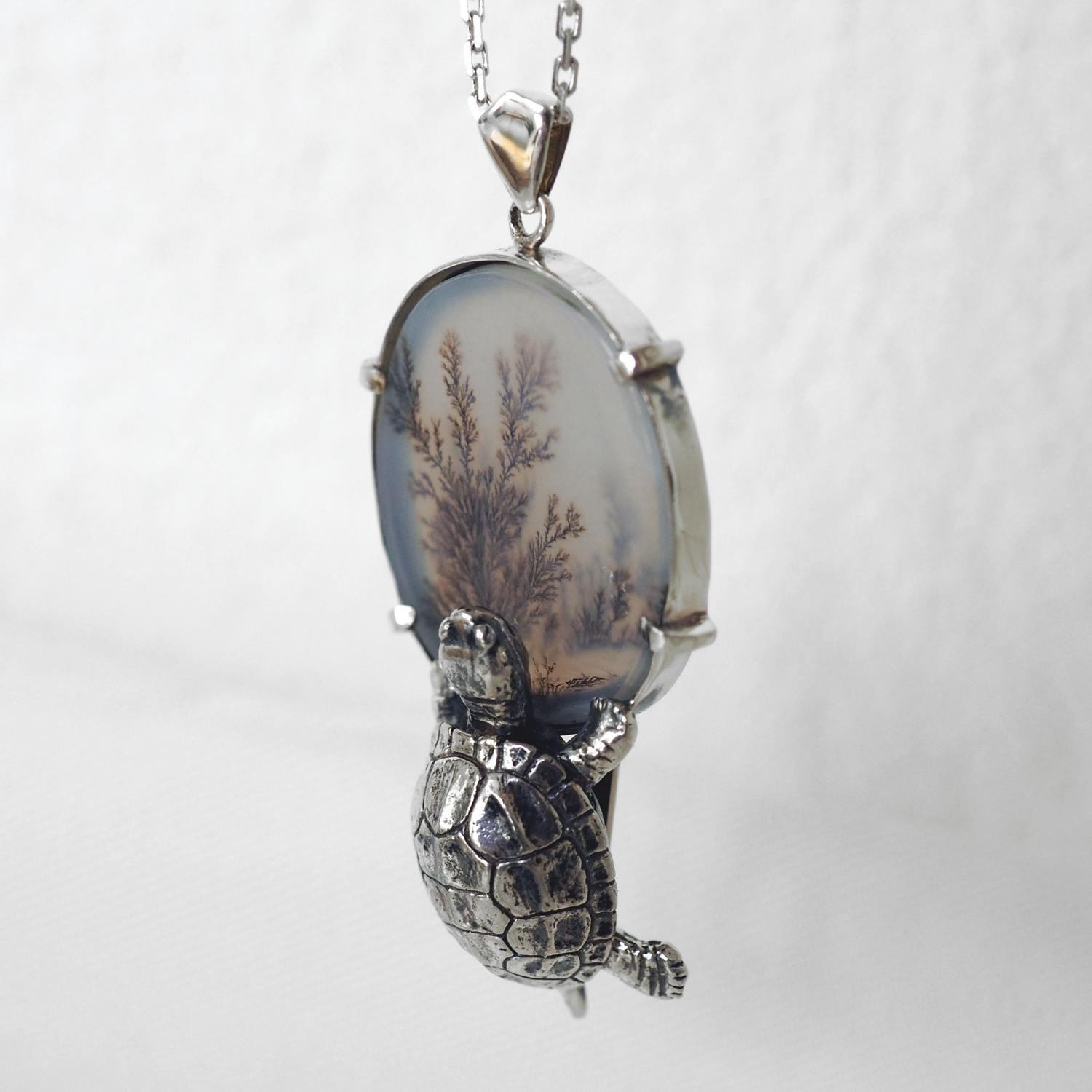 デンドリティックアゲートと亀のペンダント | 4枚目