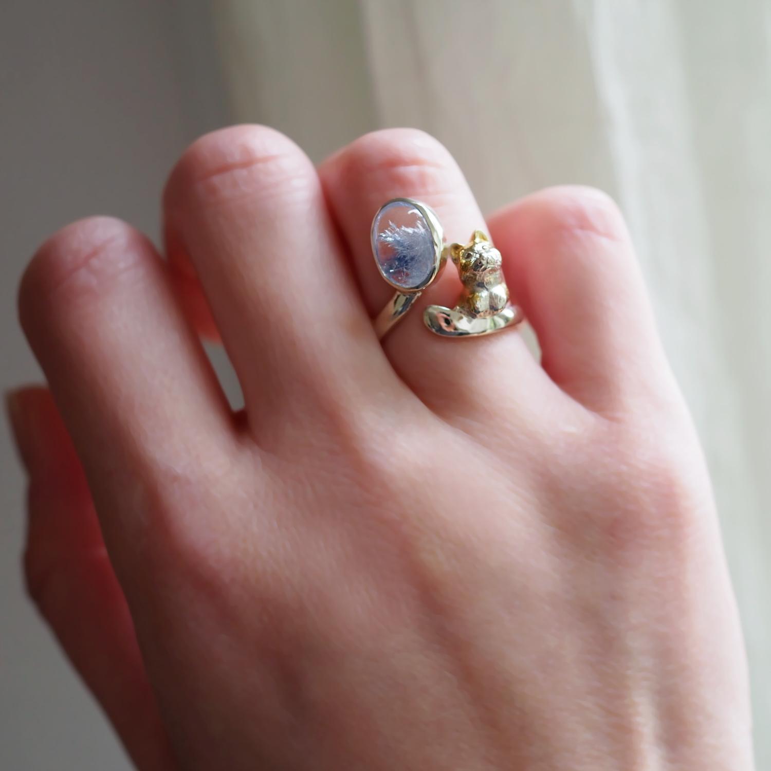 デュモルチェライトインクォーツ茶白猫リング | 2枚目