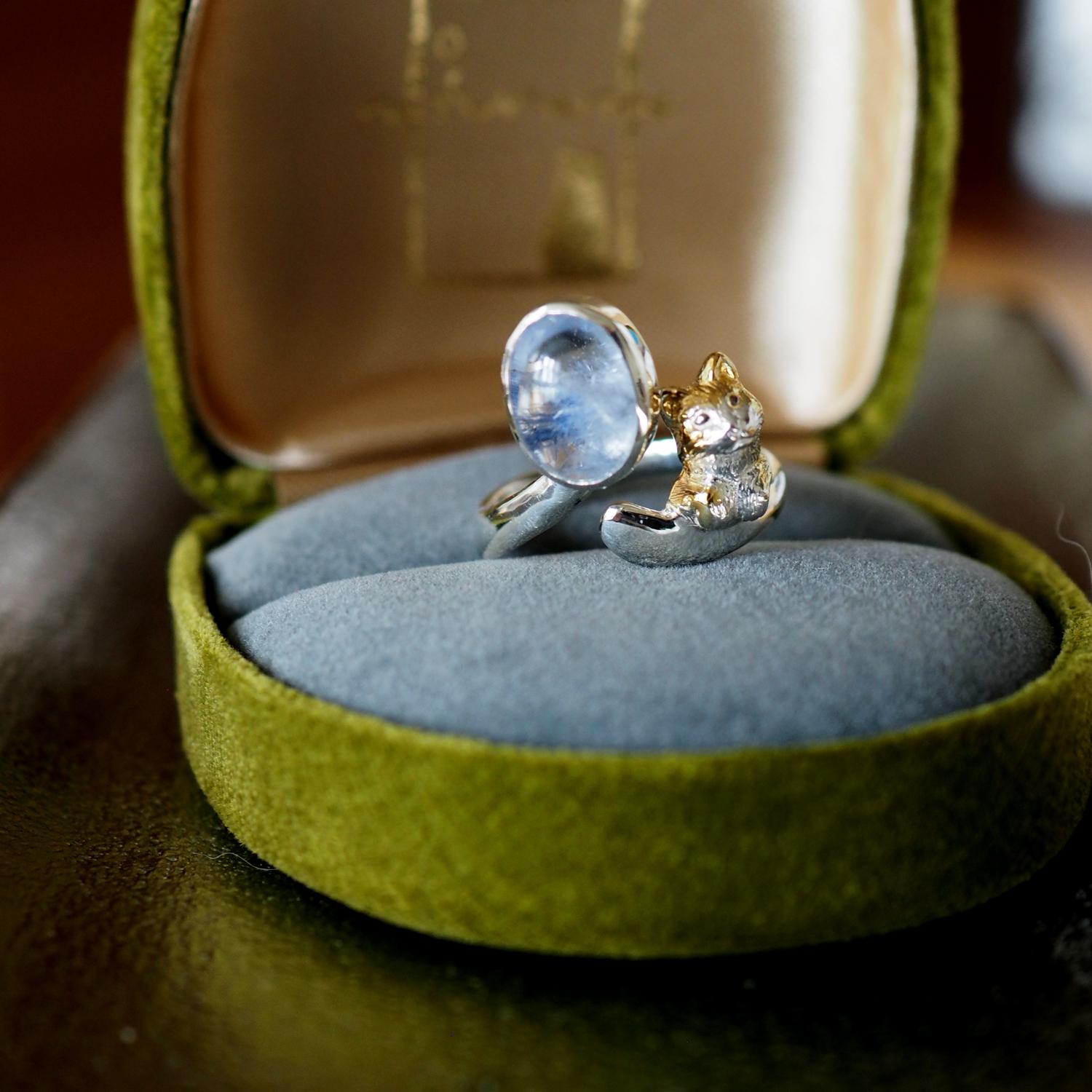 デュモルチェライトインクォーツ茶白猫リング | 6枚目