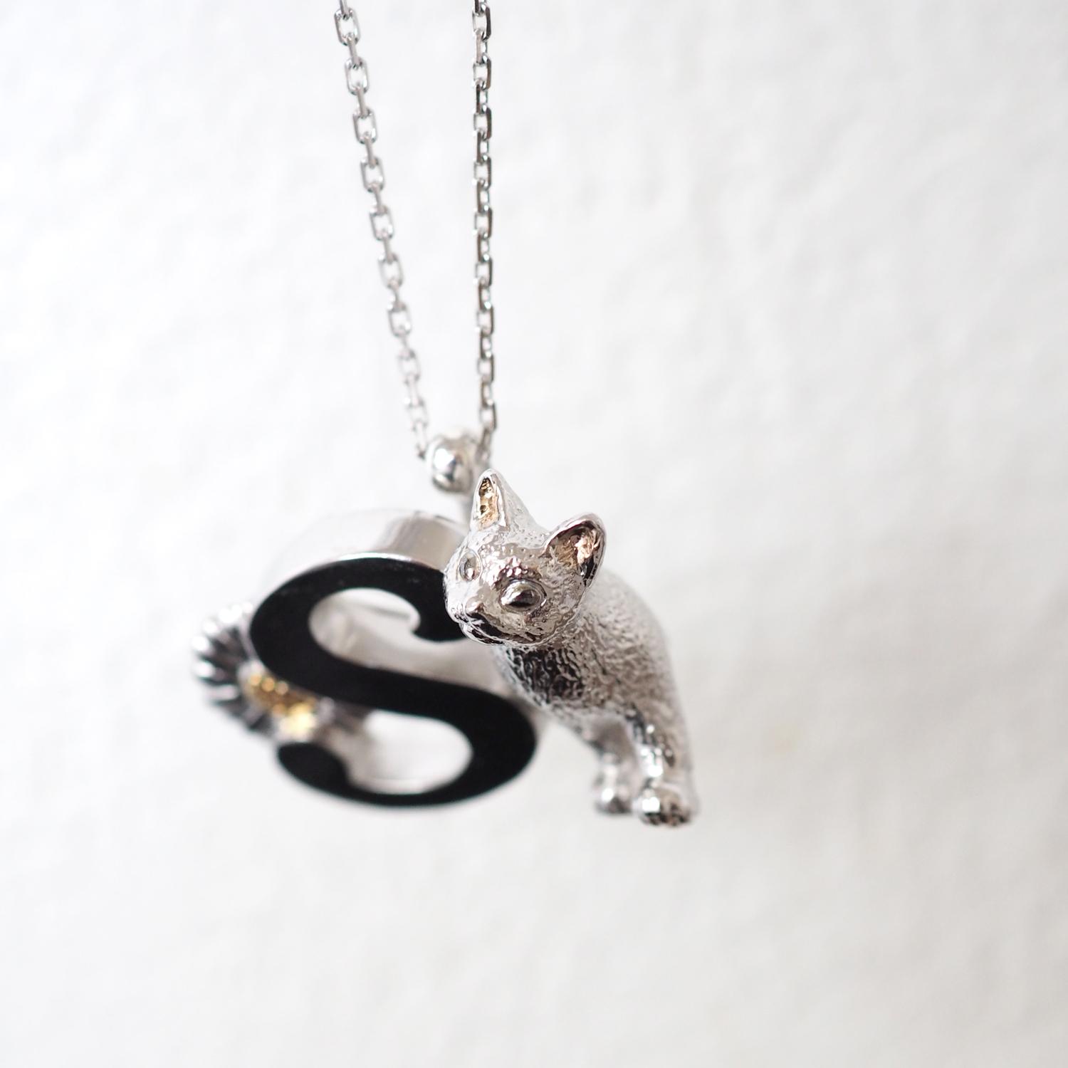 【2way】猫とデイジーのイニシャルSブローチペンダントトップ | 7枚目